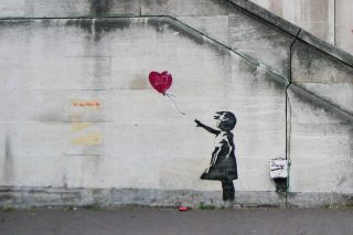 Banksy_Balloon_Girl_London